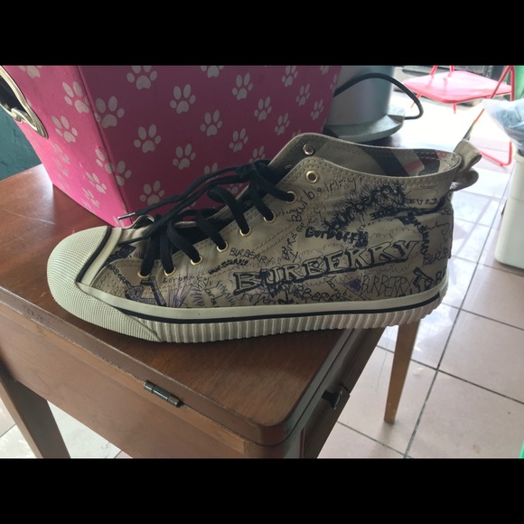 I am selling Burberry shoes